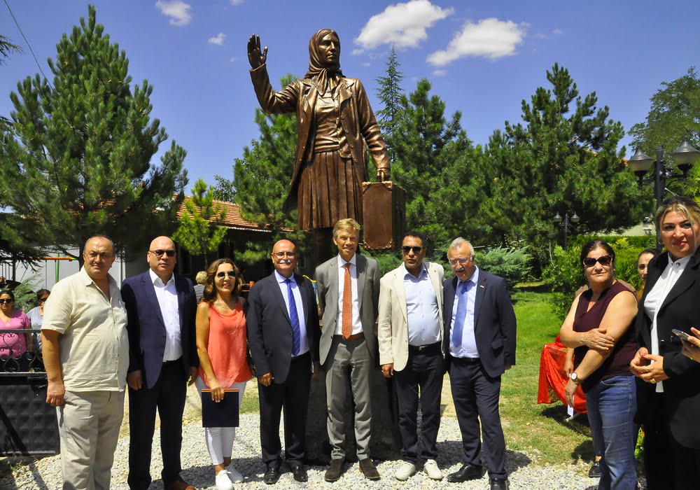 Bahadın Kasabası Umuda Yolculuk heykel ve fotoğraf sergisi